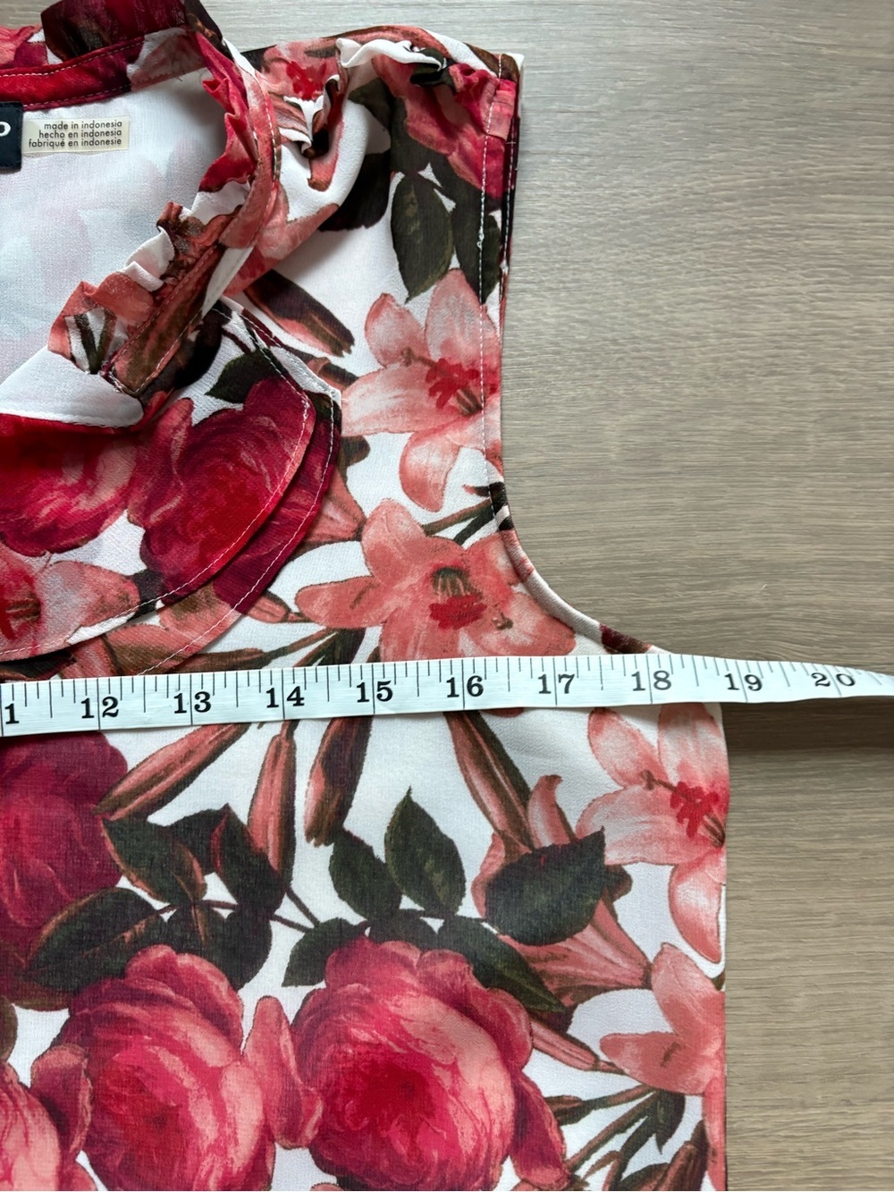 Karl Lagerfeld Floral Ruffle Top in red and pink- size S - Picture 5 of 6